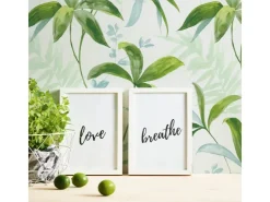 Bricoflor Aquarell Tapete mit Blätter Muster Grüne Vliestapete Blatt Design in Wasserfarben Optik Ranken Mustertapete in Weiß Grün für Schlafzimmer
