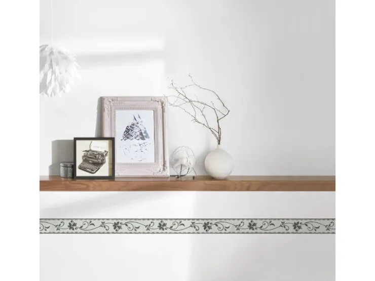 Bricoflor Tapete Französische Lilie Blumen Tapetenbordüre in Schwarz Weiß Ideal für Badezimmer und Küche Vintage Wand Bordüre Selbstklebend* Bordüren