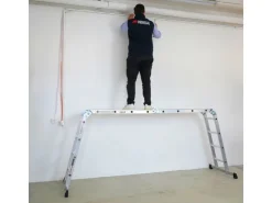 PROREGAL Sprossen-Mehrzweckleiter MULTISTEP mit Gerüstplattform Aluminium 4x4 Sprossen bis zu 4,6 m Höhe Traglast 150kg