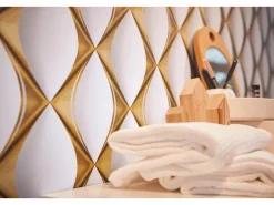 AS-Creation Vliestapete 3D Design Glänzend Leicht Strukturiert Gold Weiß FSC®* Tapetenmuster